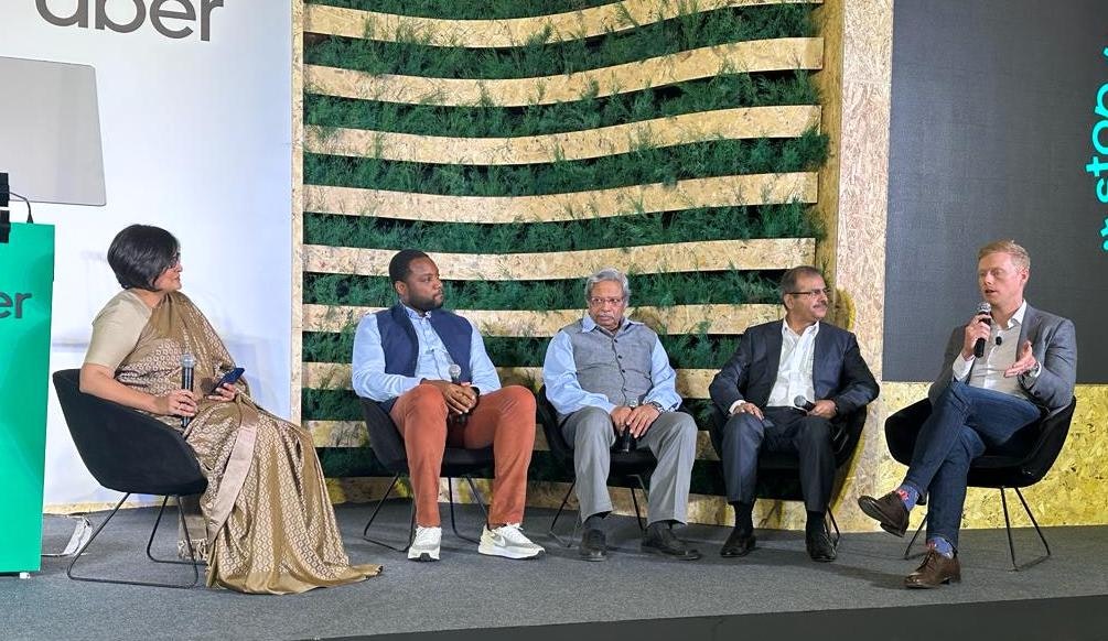 The panel, moderated by Ankita Mukherji and joined by Moove's Co-CEO & Co-Founder, Ladi Delano, Dr O.P. Agarwal, Harish Mehta & Andrew Macdonald. 